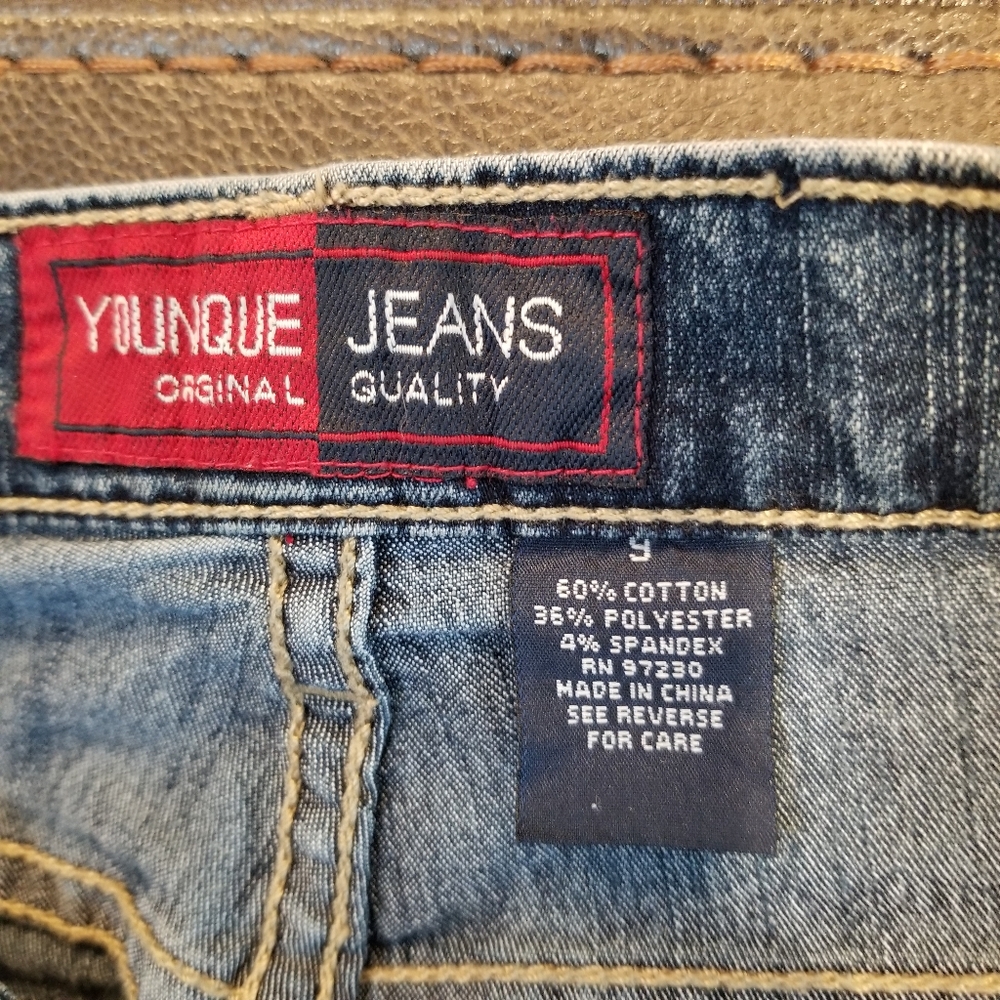 Younique Jeans Women's Size 9 Embroidered Butterfly Flare Bootcut Blue Denim - Picture 3 of 8